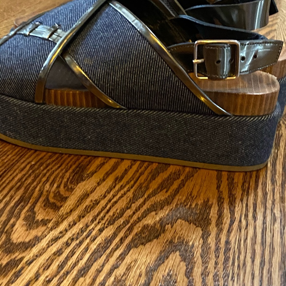 Shoes - Picture 5 of 8